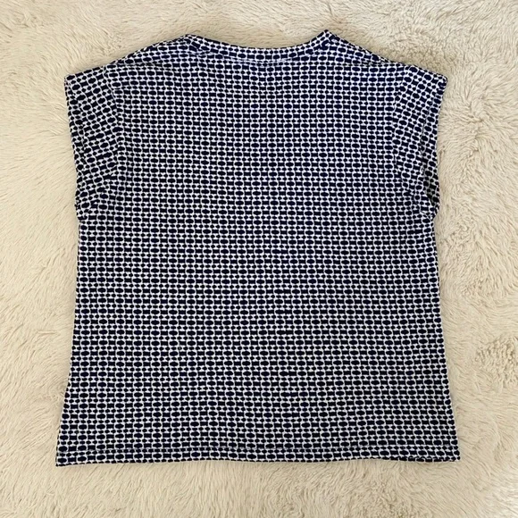 Kim & Cami Navy & White Sleeveless Knit Top - Picture 2 of 3